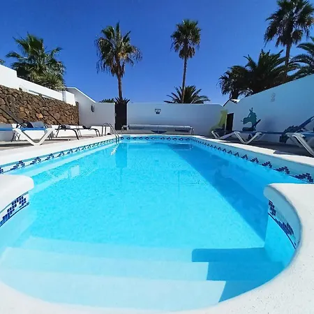 Magica 7 Minutes Walk To Center With Pool And A/c Вилла *