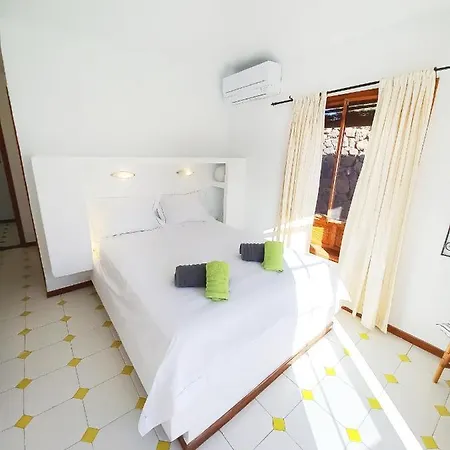 Вилла Magica 7 Minutes Walk To Center With Pool And A/c *