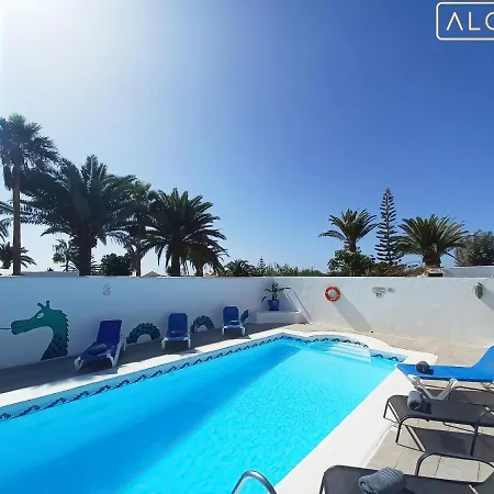 Вилла Magica 7 Minutes Walk To Center With Pool And A/c