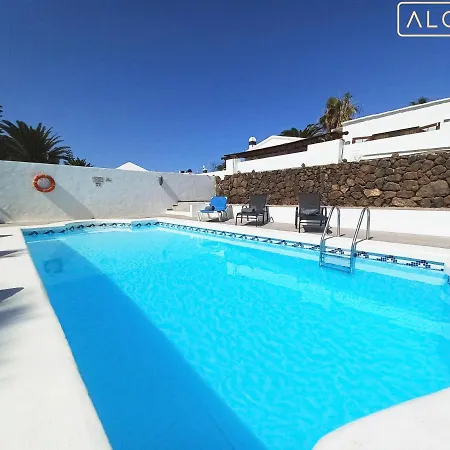 Вилла Magica 7 Minutes Walk To Center With Pool And A/c