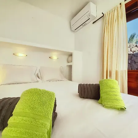 Вилла Magica 7 Minutes Walk To Center With Pool And A/c *