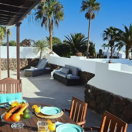 Вилла Magica 7 Minutes Walk To Center With Pool And A/c *