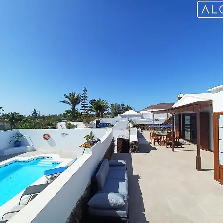 Вилла Magica 7 Minutes Walk To Center With Pool And A/c *