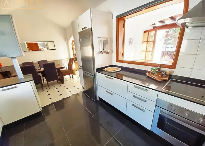 Villa Magica 7 Minutes Walk To Center With Pool And A/c Playa Blanca (Lanzarote)