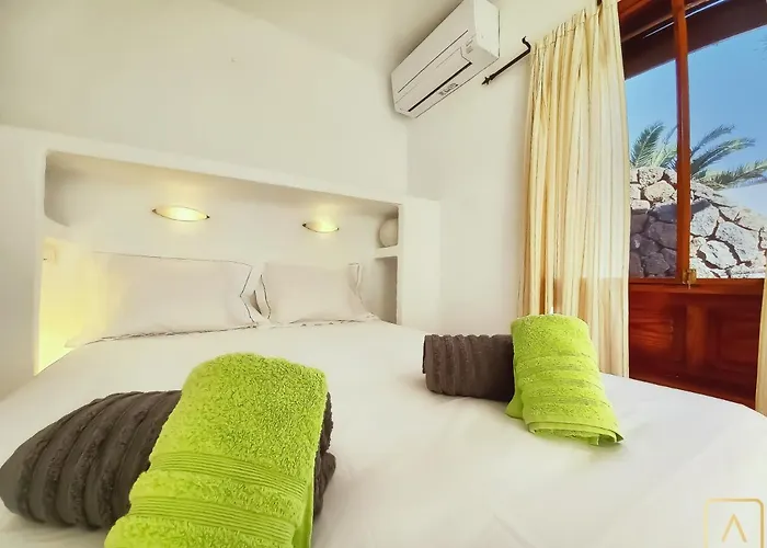 Villa Magica 7 Minutes Walk To Center With Pool And A/c *